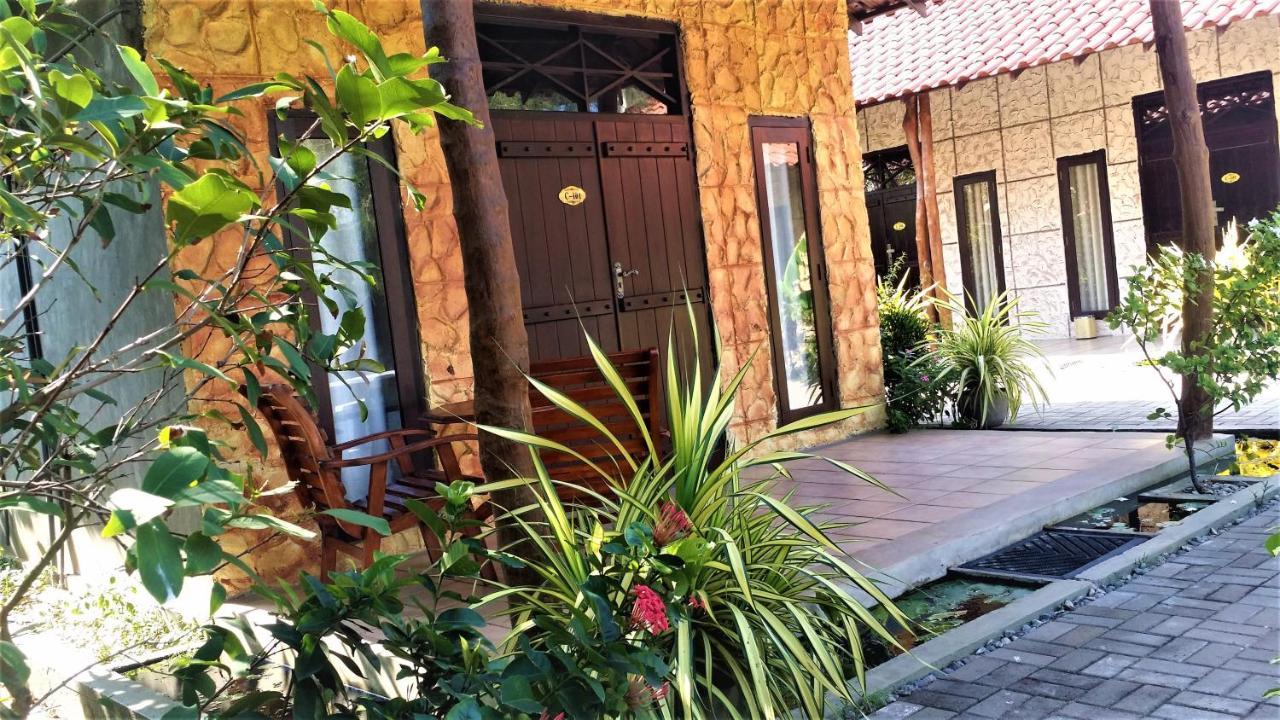 Maple Leaf Hotel เนกอมโบ ภายนอก รูปภาพ